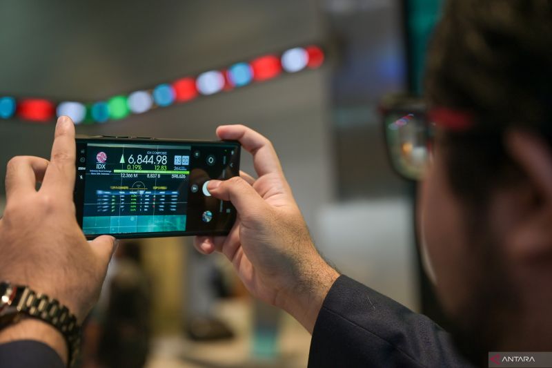 IHSG Mengalami Penurunan saat Profit Taking Menjelang Libur Panjang